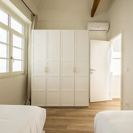 Taipas House In Porto