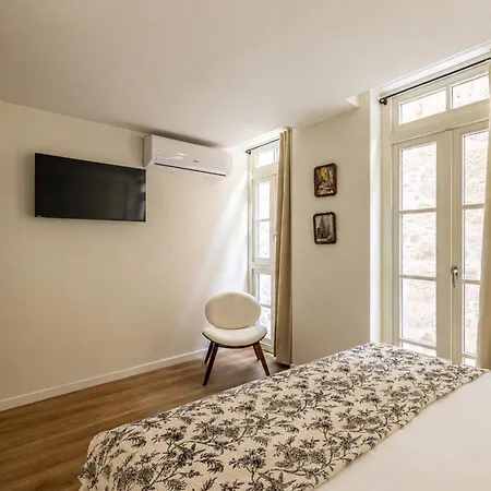 Taipas House In *